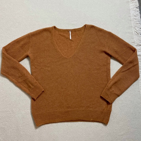 Free People Gossamer Terracotta Alpaca Wool Vneck Sweater Oversize XS - Picture 2 of 6